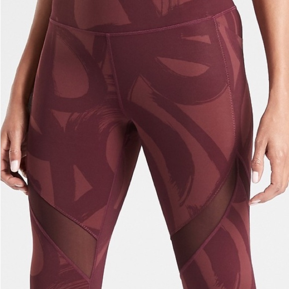 Athleta Tenacity Brush Strokes 7/8 Legging Tight in Powerlift - Picture 3 of 7